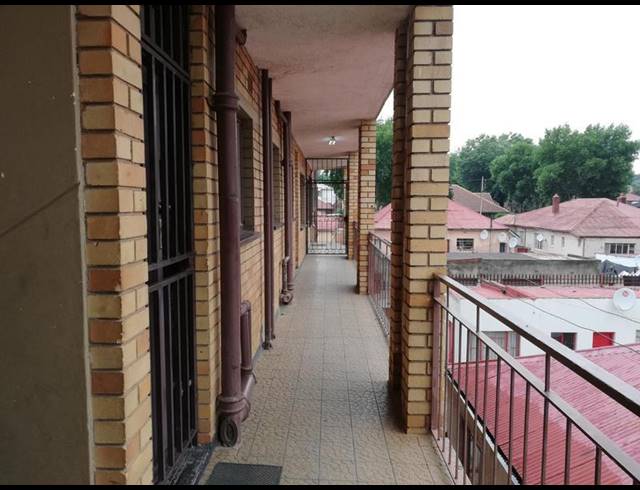 2 BEDROOM APARTMENT FOR SALE IN TURFFONTEIN